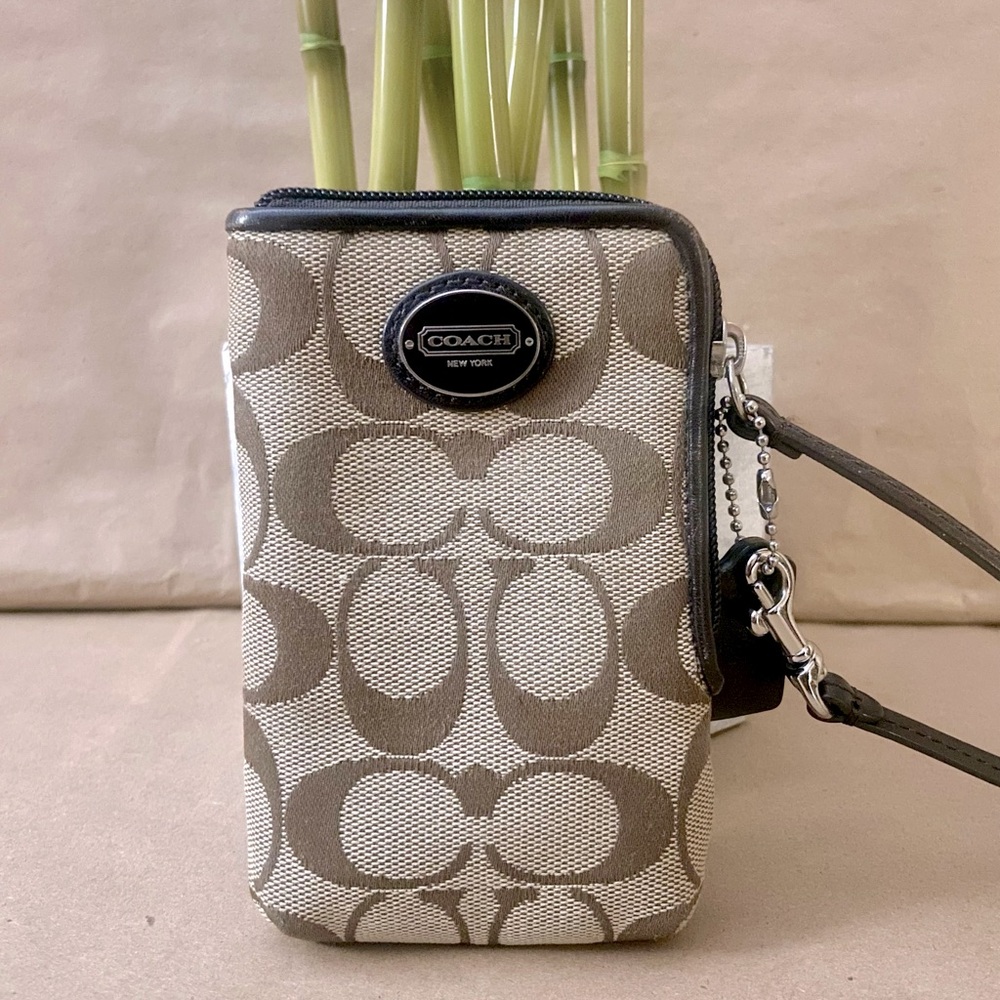 Wristlet